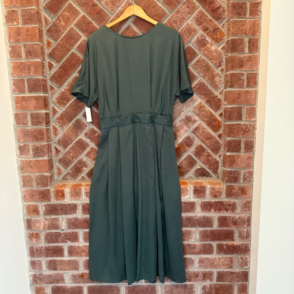 NWT Vetta Capsule Midi Dress Two Piece Green‎ Top Skirt Belt Tencel Size 12 - Picture 5 of 11